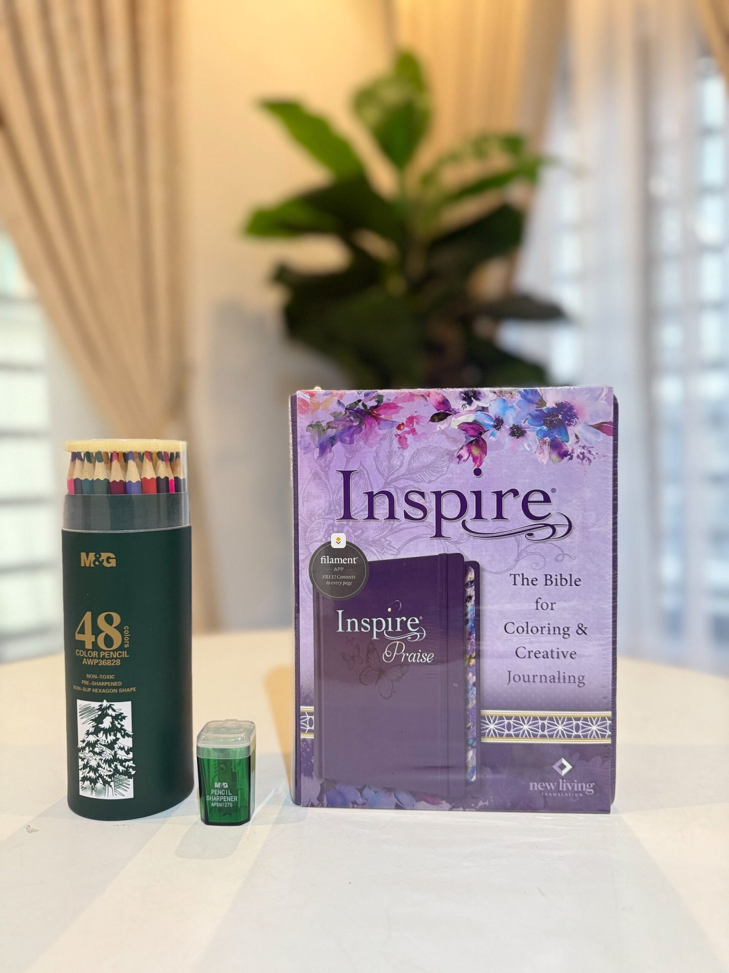 Inspire PRAISE Bible NLT ( Hardcover, Purple): Inspire Coloring Bible Nearly 500 Illustrations to Color, Creative Journaling Bible Space