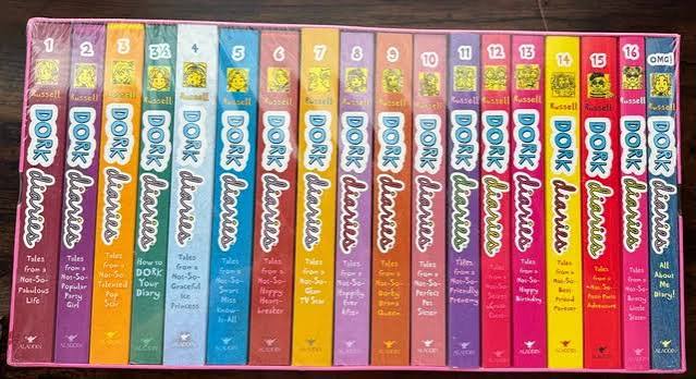 Dork Diaries Box (Set of 18)