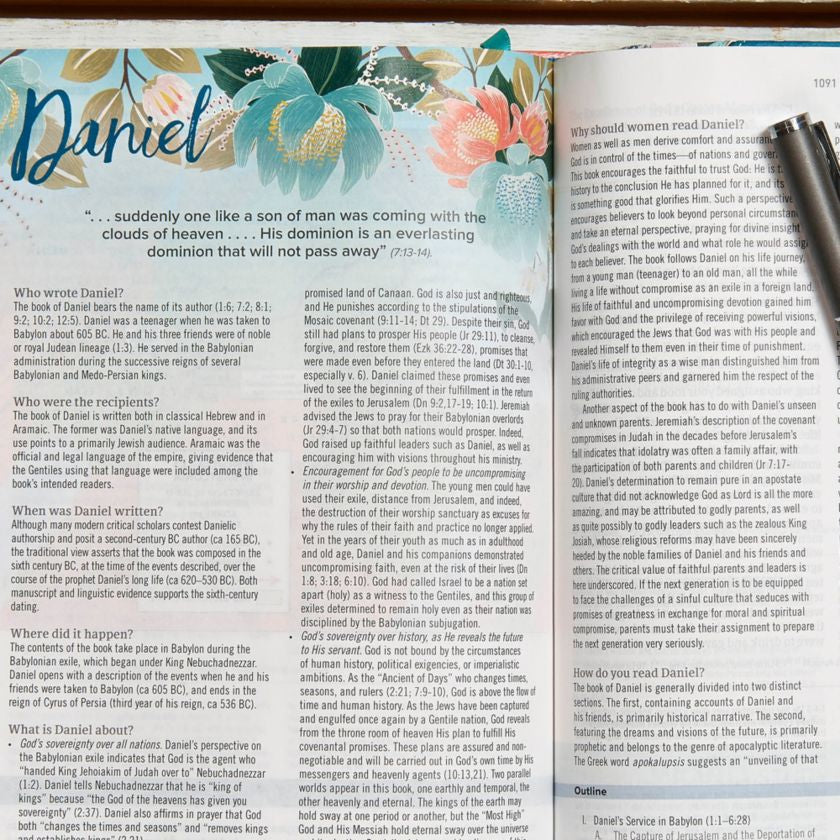 The CSB Study Bible For Women, Teal Flowers LeatherTouch: Faithful and True
