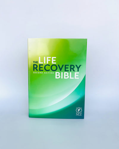 NLT Life Recovery Bible (Personal Size, Softcover) 2nd Edition: Addiction Bible Tied to 12 Steps of Recovery for Help with Drugs, Alcohol, Personal St