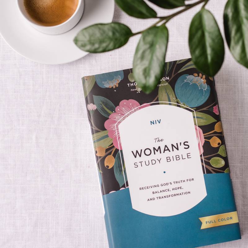 NIV, The Woman's Study Bible: Receiving God's Truth for Balance, Hope, and Transformation (Full-Color)