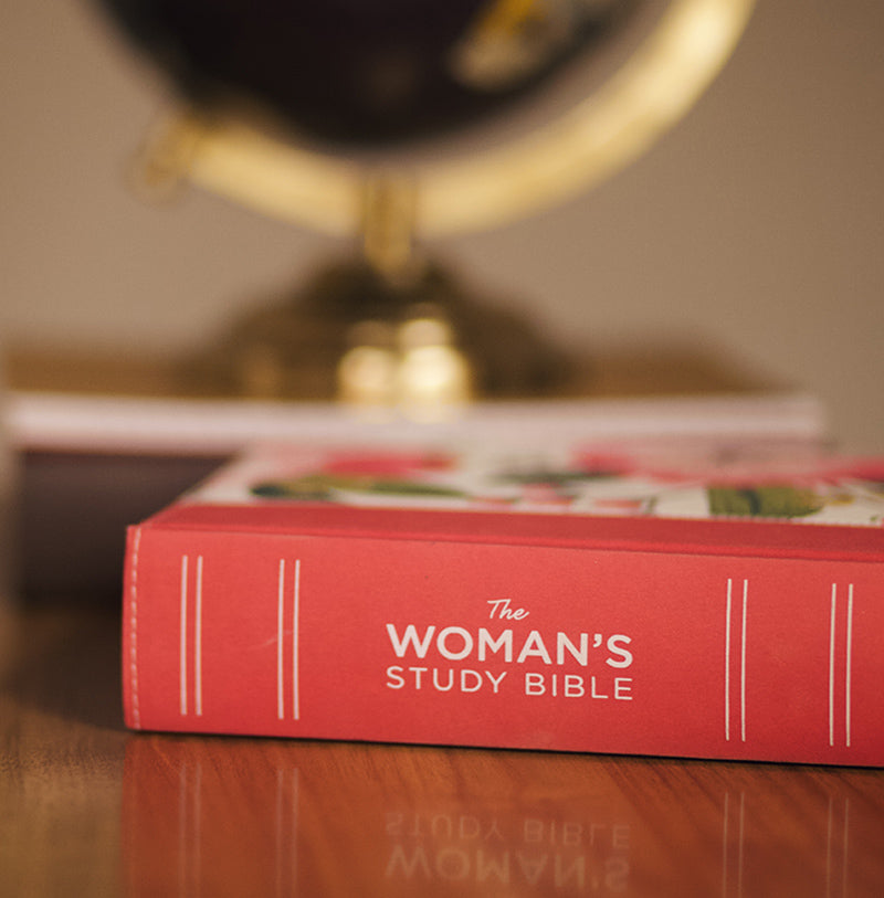 NKJV The Woman's Study Bible: Receiving God's Truth for Balance, Hope, and Transformation (Red Letter, Full-Color Edition)
