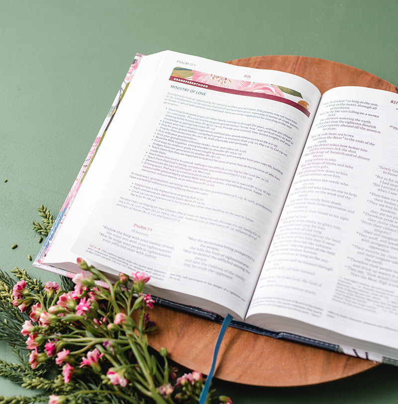 NKJV The Woman's Study Bible: Receiving God's Truth for Balance, Hope, and Transformation (Red Letter, Full-Color Edition)