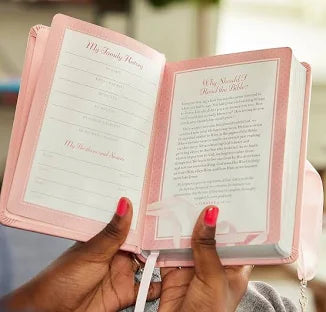 NKJV - SIMPLY CHARMING BIBLE - PINK