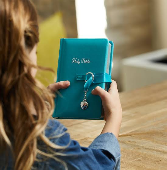 NKJV - SIMPLY CHARMING BIBLE