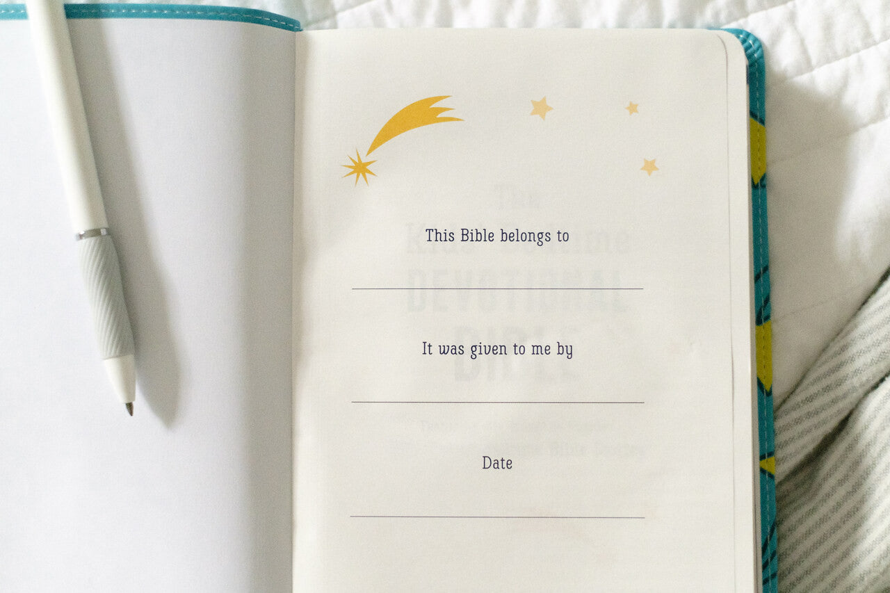 The Kids' Bedtime Devotional Bible: NLV